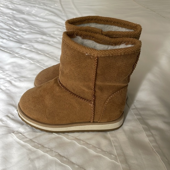 Toddler girls faux shearling boots - Picture 2 of 9